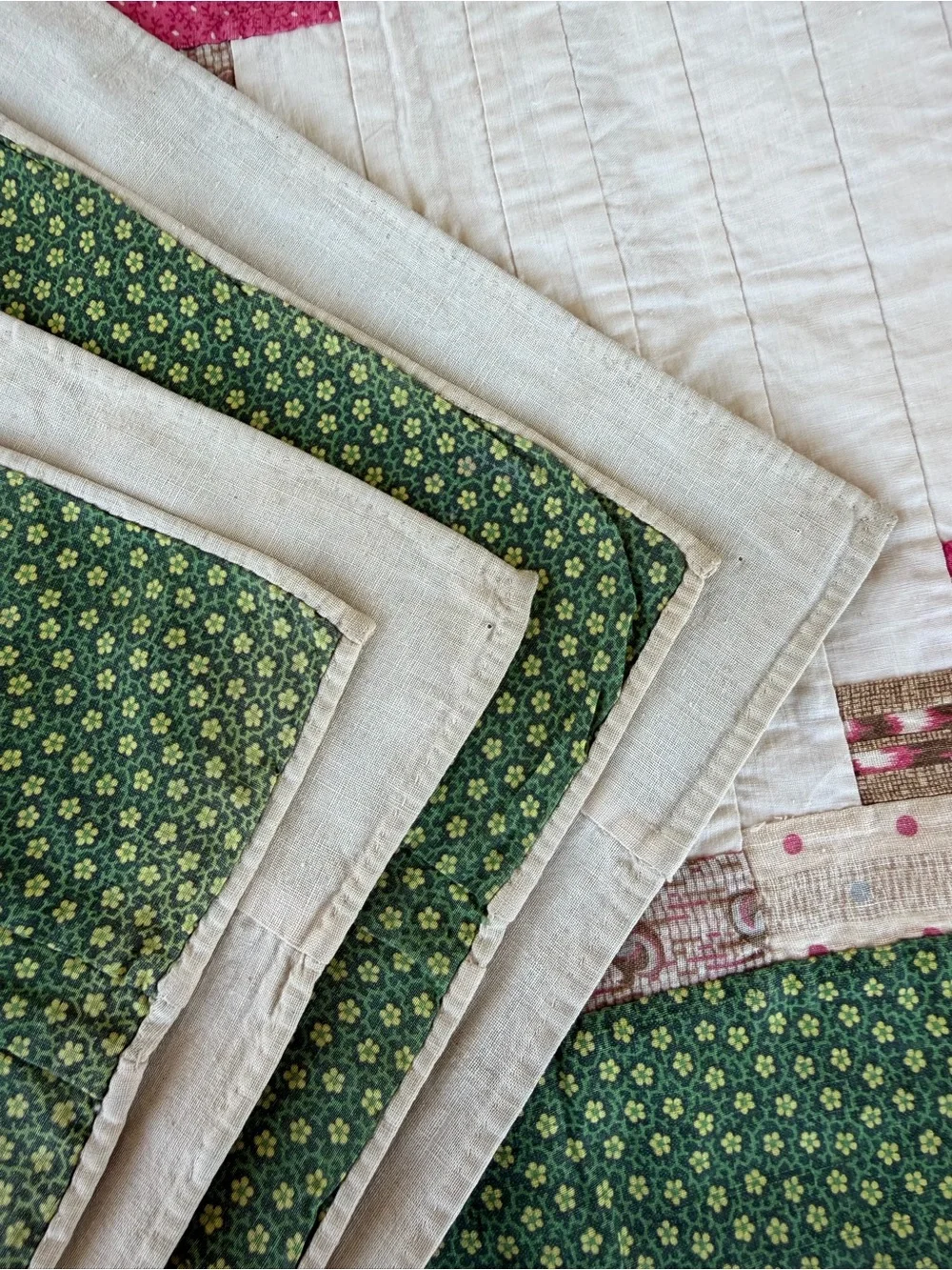 Vintage Courthouse Steps Log Cabin Quilt Hand Sewn Thin Red Green 41x64 FLAWS